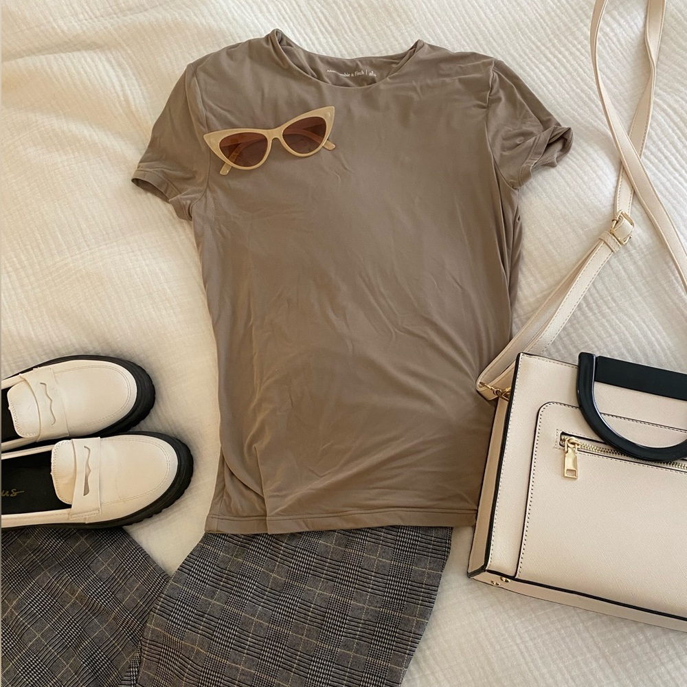 Abercrombie & Fitch Tight Seamless Tan T-Shirt